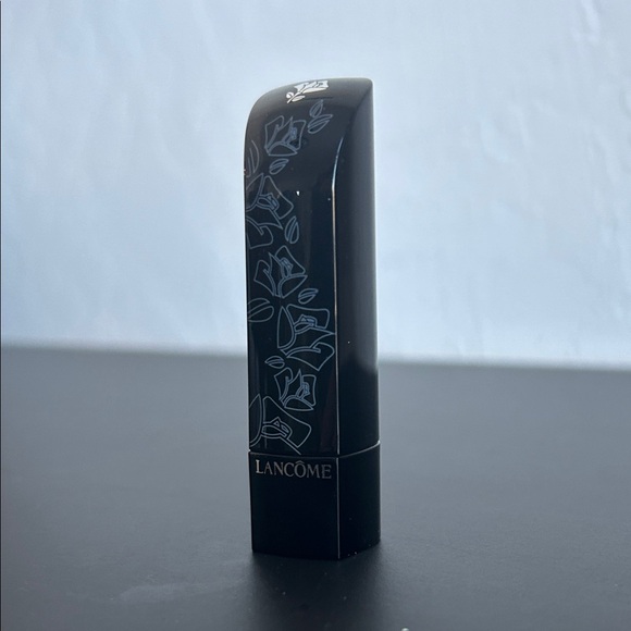 L'Absolu Nu Hydrating Lipstick - Beige Tulle 209 - Picture 4 of 10